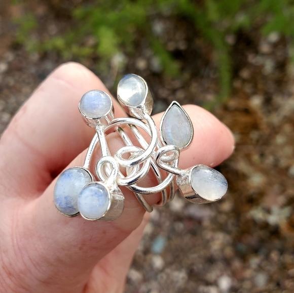 New Twisted Rainbow Moonstone Silver Statement Ring. - Picture 12 of 16